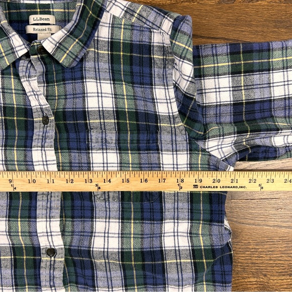 LL Bean Shirt Womens Large Green Blue Plaid Relaxed Fit Flannel Button Front - Picture 4 of 7